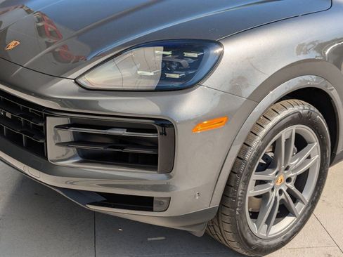 Certified 2025 Porsche Cayenne Coupe image 12