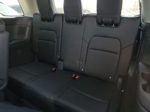 New 2026 Nissan Pathfinder SL image 12