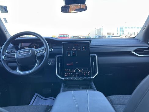 Used 2025 GMC Acadia Elevation image 15