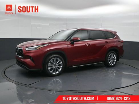Used 2023 Toyota Highlander Limited AWD/4WD image 7