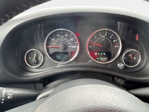 Used 2015 Jeep Wrangler Unlimited Sahara w/ Dual Top Group AWD/4WD image 20