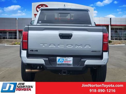 Used 2025 Toyota Tacoma TRD Off-Road w/ TRD Off Road Upgrade Package AWD/4WD image 7