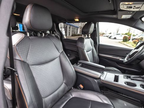 Used 2022 Toyota Sienna XSE w/ XSE Plus Package image 30