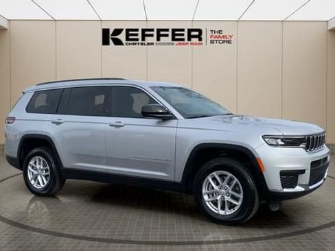 Used 2025 Jeep Grand Cherokee L Laredo AWD/4WD image 8