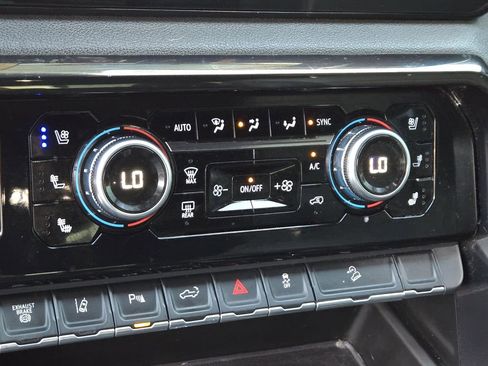 Used 2024 GMC Sierra 2500 AT4 w/ AT4 Premium Plus Package image 21