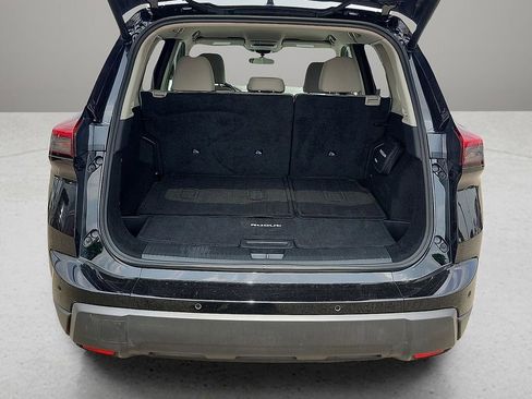 Used 2025 Nissan Rogue SV FWD image 8