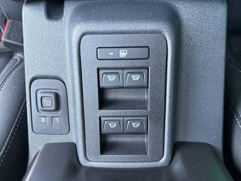 Certified 2025 Ford Bronco Badlands w/ Sasquatch Package AWD/4WD image 29