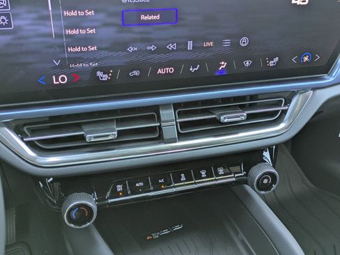 Used 2026 Chevrolet Equinox EV LT image 18