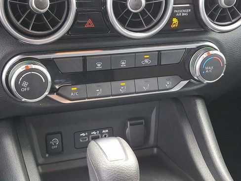 Used 2024 Nissan Sentra SV image 15