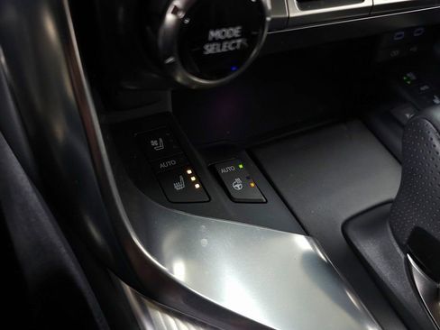 Used 2025 Lexus LX 700h F Sport image 34