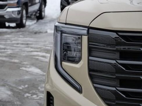 Used 2022 GMC Sierra 1500 Elevation w/ LPO, Elevation Black Package image 31