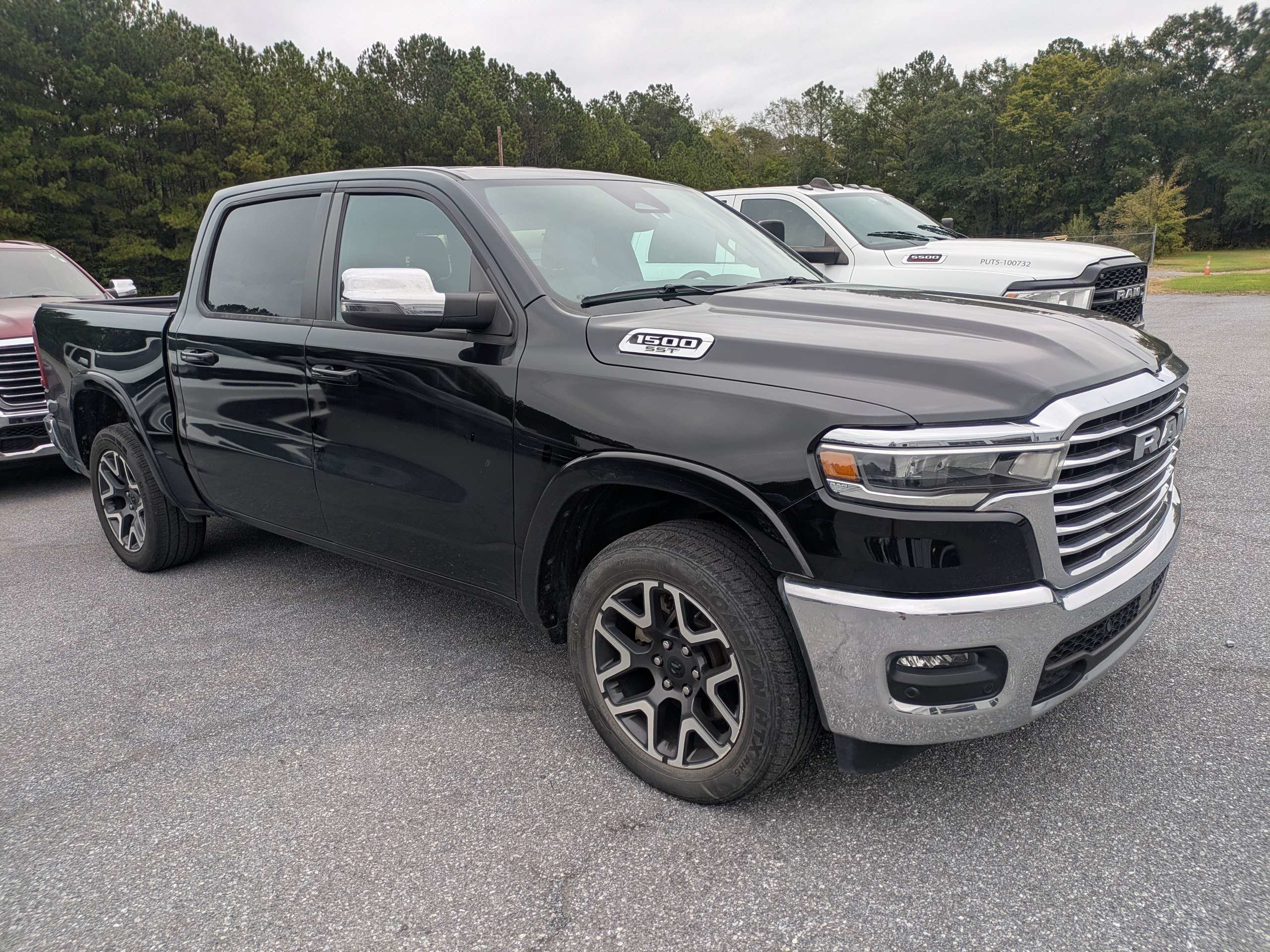 Used 2025 RAM 1500 Laramie AWD/4WD image 1