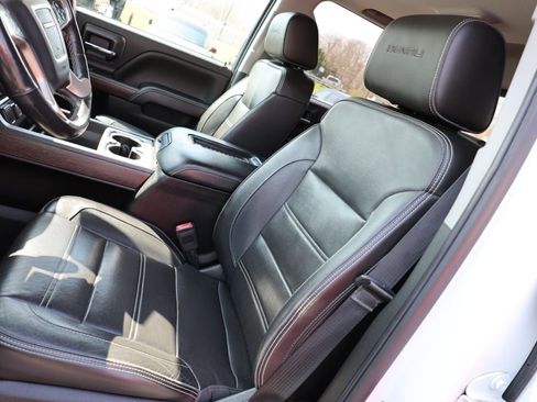 Used 2017 GMC Sierra 3500 Denali w/ Duramax Plus Package image 9