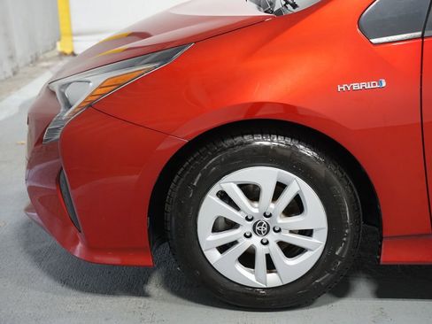 Used 2018 Toyota Prius One image 5