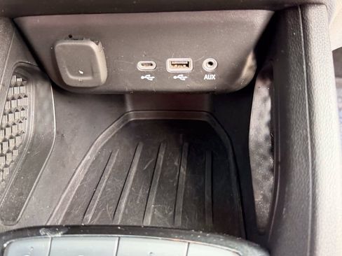 Used 2021 Chevrolet TrailBlazer LS FWD image 25