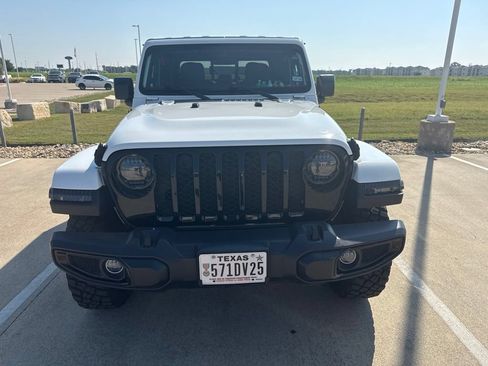 Used 2023 Jeep Gladiator Sport AWD/4WD image 6