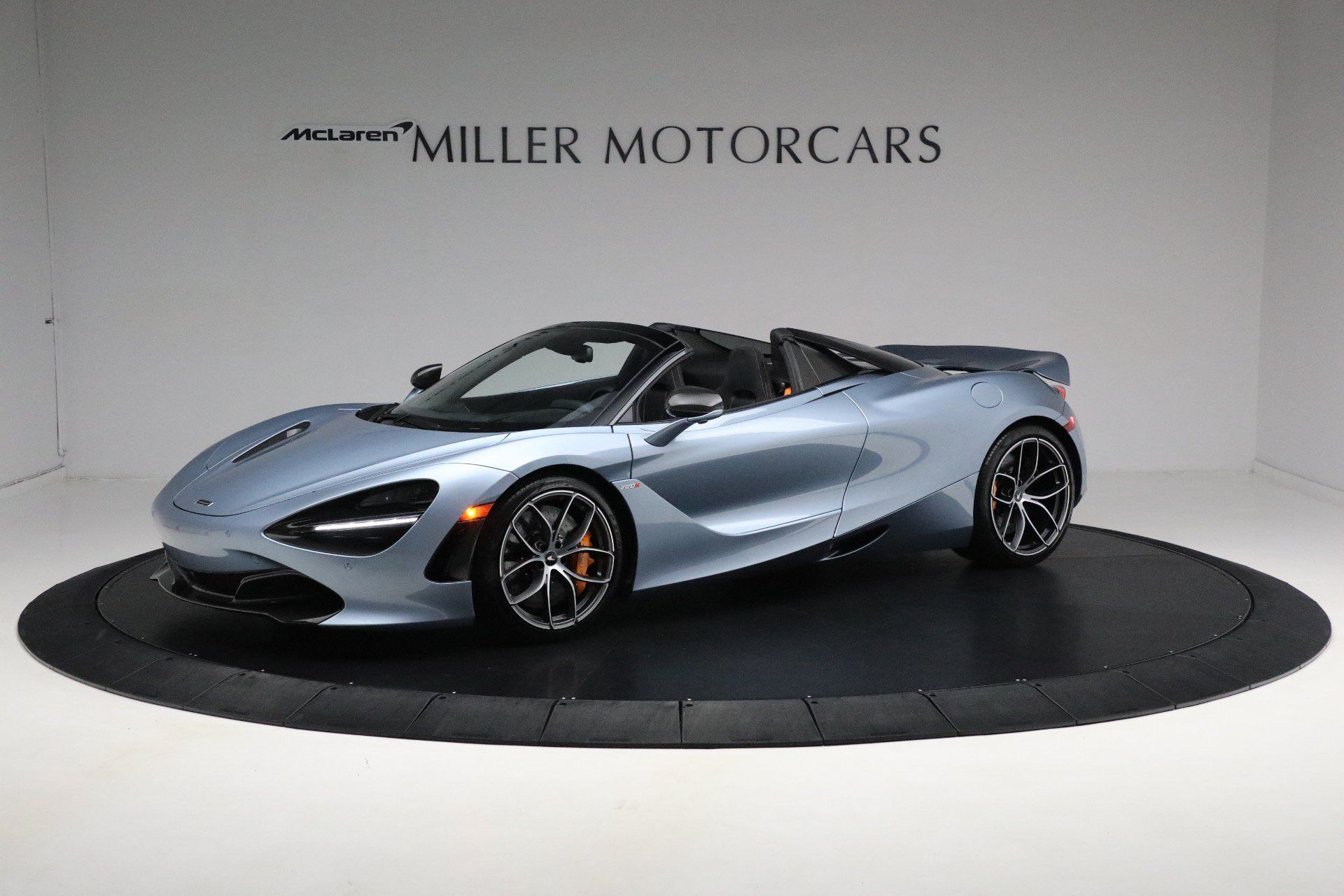 Used 2023 McLaren 720S Performance RWD image 2