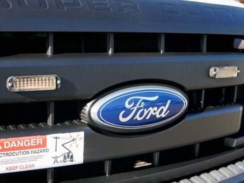 Used 2012 Ford F550 2WD Regular Cab Super Duty w/ PWR Equipment Group image 40