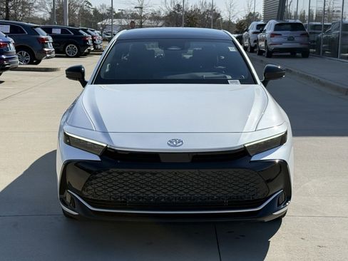 Used 2026 Toyota Crown Platinum image 8