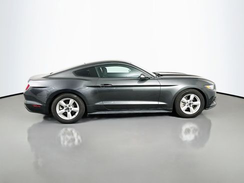 Used 2017 Ford Mustang Coupe RWD image 9