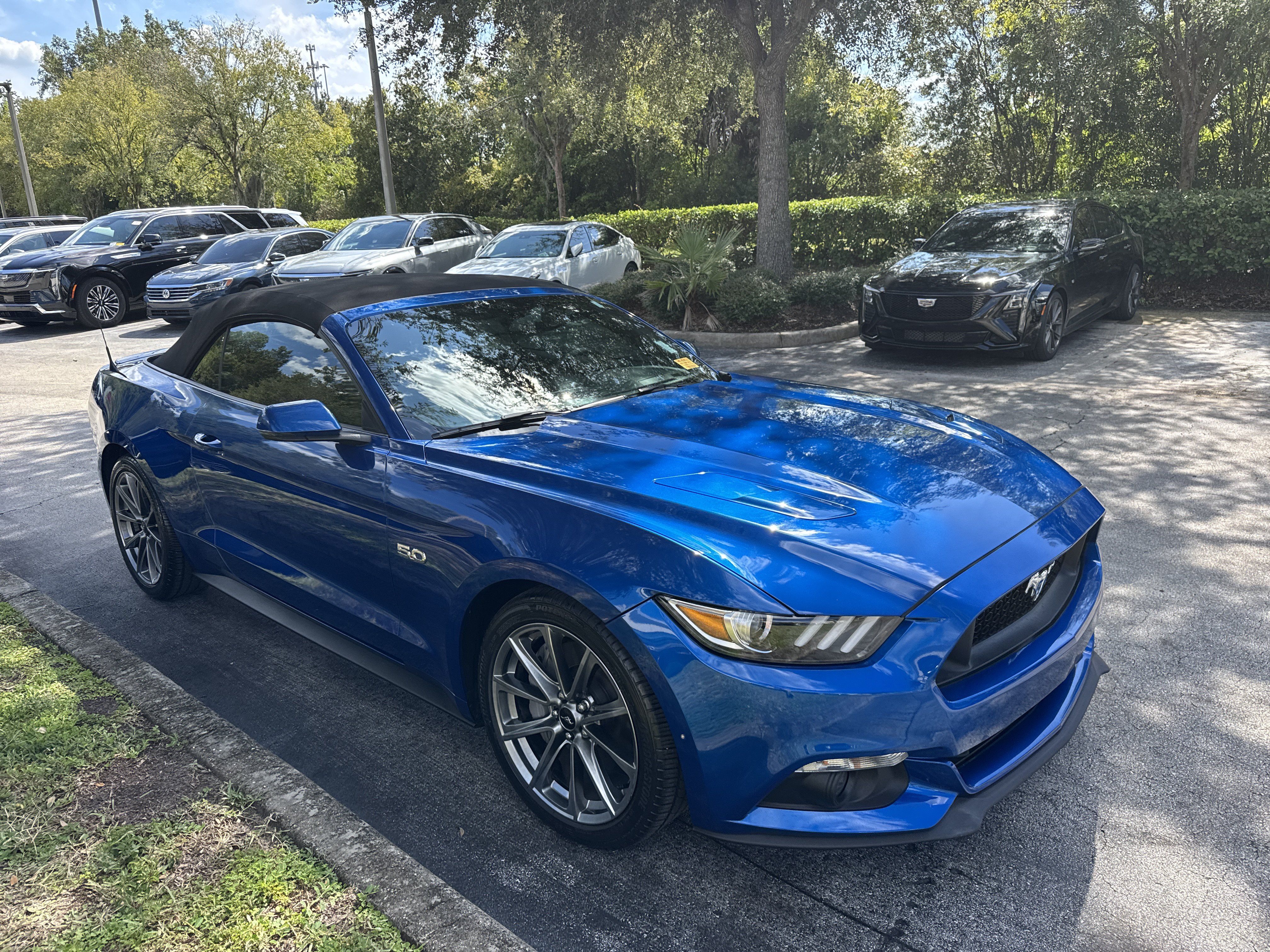 Used 2017 Ford Mustang GT Premium w/ Equipment Group 401A RWD image 4