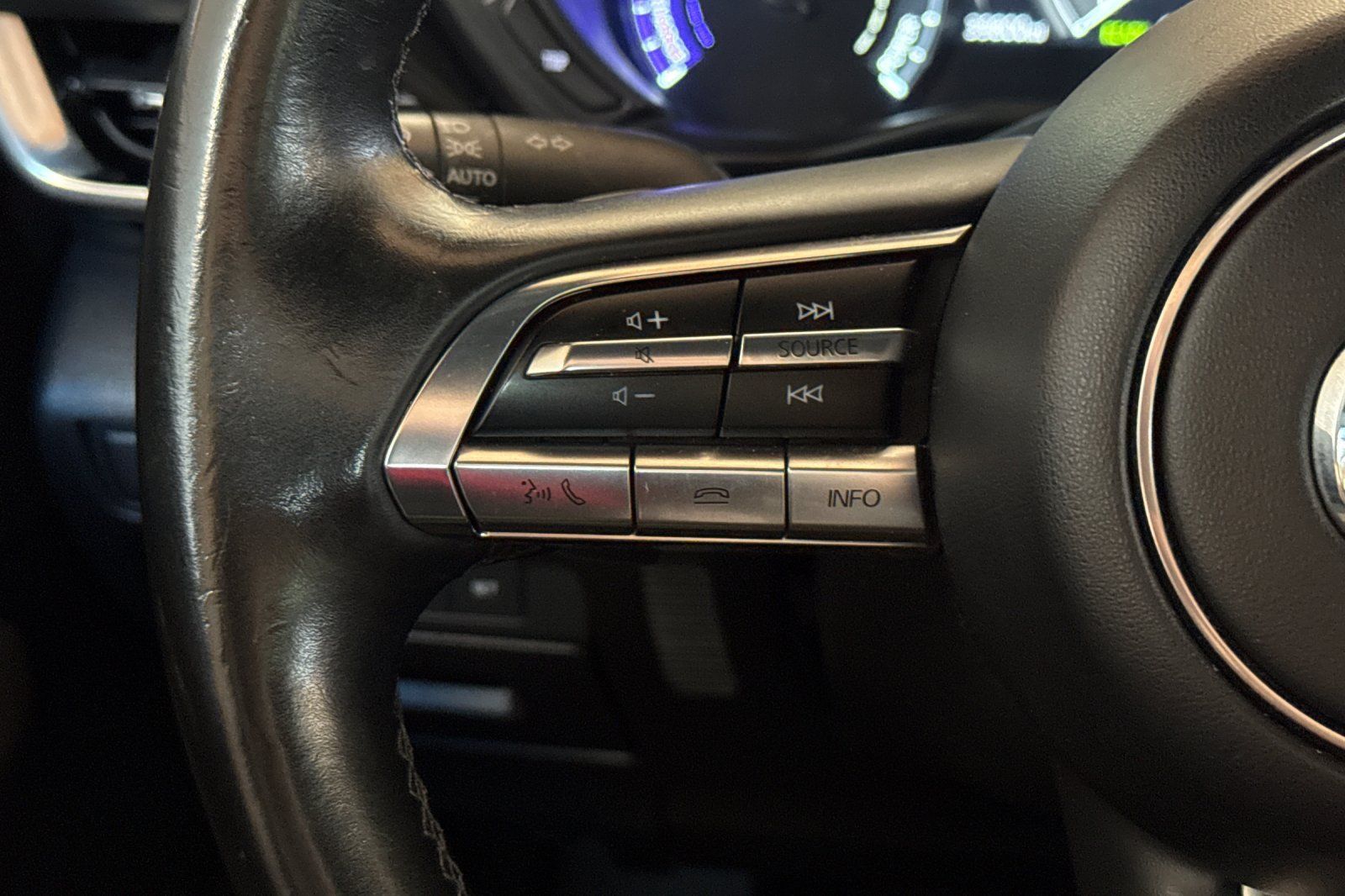 Used 2022 MAZDA MX-30 Electric w/ Premium Plus Pkg FWD image 28