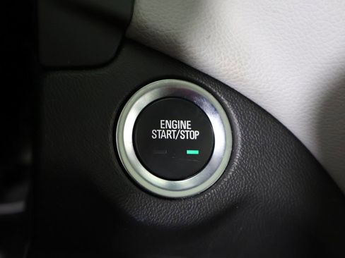 Used 2023 Chevrolet Equinox LT image 40