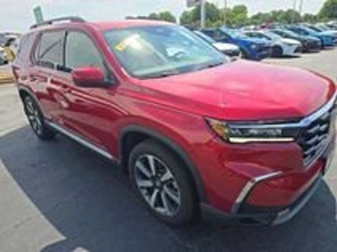 Used 2025 Honda Pilot Touring image 24