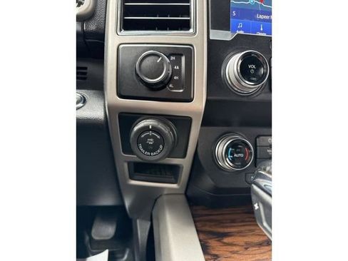 Used 2019 Ford F150 Lariat w/ Equipment Group 502A Luxury image 16