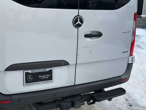 Used 2021 Freightliner Sprinter 2500 image 17