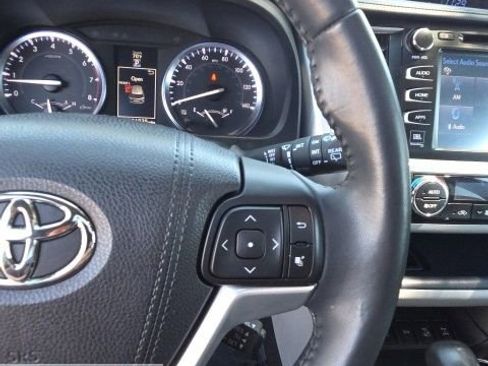 Used 2016 Toyota Highlander Limited AWD/4WD image 39