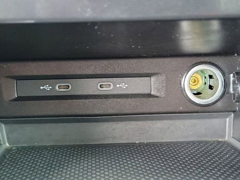 Used 2024 Volkswagen Tiguan Wolfsburg Edition image 32