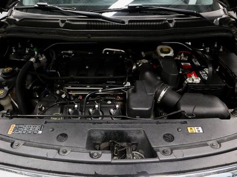 Certified 2019 Ford Explorer Limited w/ Class III Trailer Tow Package image 18