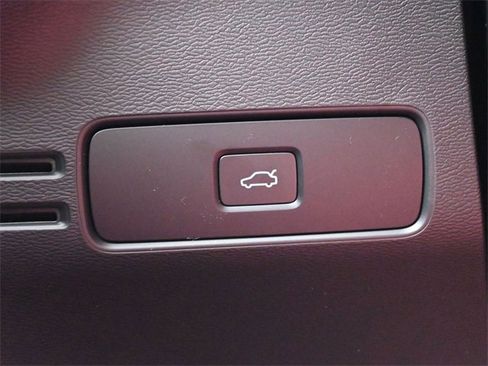 New 2026 Volvo XC40 B5 Core w/ Climate Package image 26