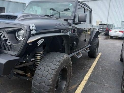 Used 2020 Jeep Gladiator Sport w/ Quick Order Package 23S AWD/4WD image 2