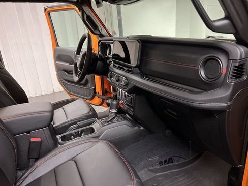 Used 2025 Jeep Wrangler Rubicon w/ Safety Group AWD/4WD image 29