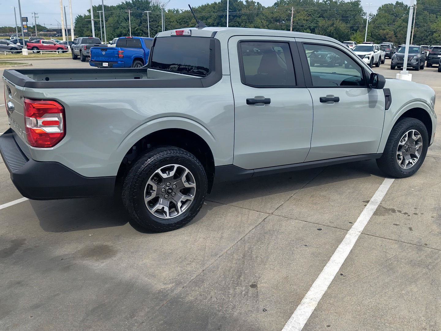 Used 2024 Ford Maverick XL FWD image 8