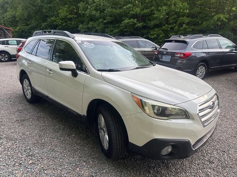 Used 2015 Subaru Outback 2.5i Premium AWD/4WD image 8