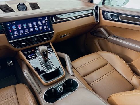 Certified 2023 Porsche Cayenne S Platinum image 28