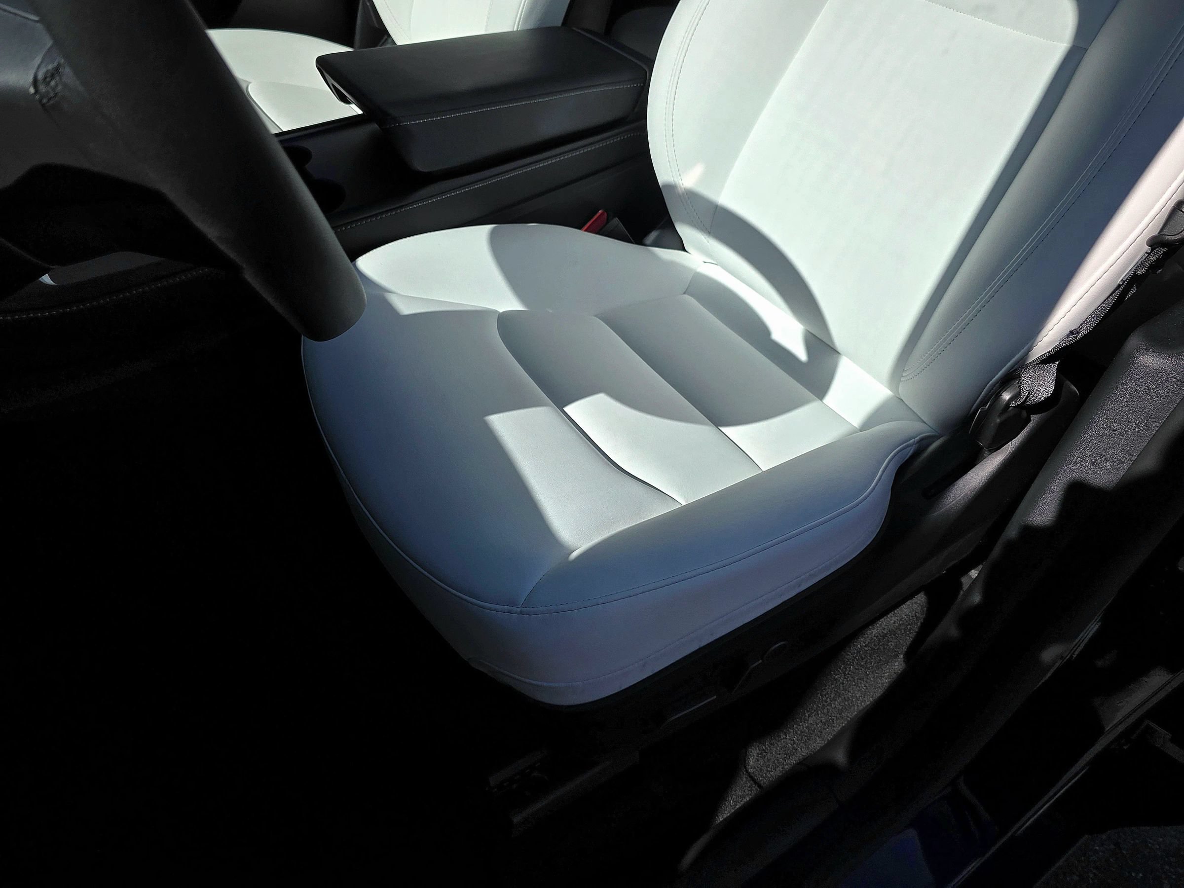 Used 2022 Tesla Model Y Long Range AWD/4WD image 43