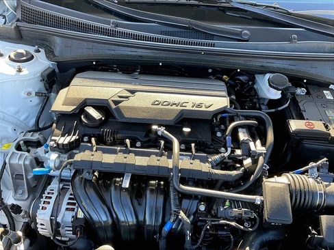 Used 2025 Hyundai Elantra Sport FWD image 33