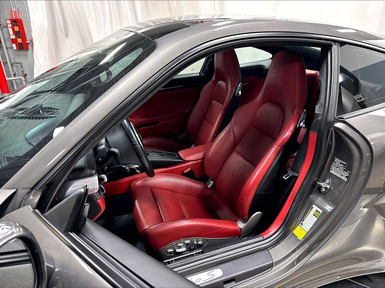 Used 2016 Porsche 911 Turbo S AWD/4WD image 8