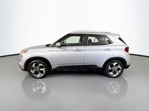 Used 2022 Hyundai Venue SEL FWD image 6