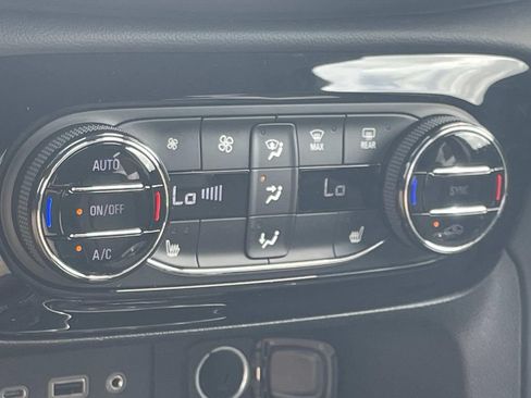 Used 2023 Buick Encore GX Select FWD image 17
