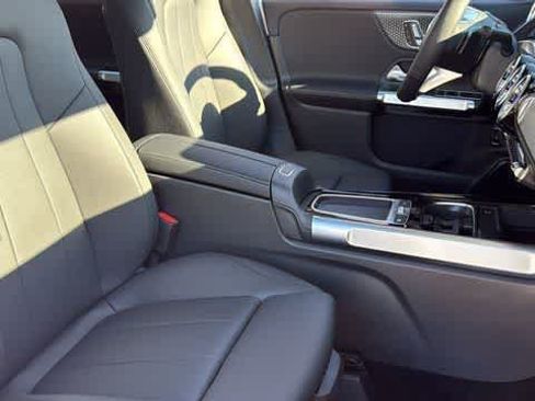 Used 2026 Mercedes-Benz GLB 250 4MATIC image 36