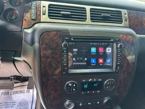 Used 2010 GMC Yukon Denali AWD/4WD image 12
