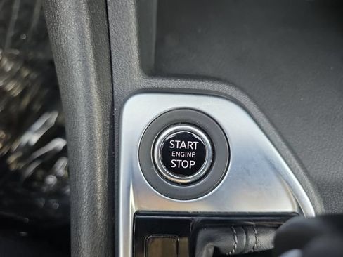 Used 2025 Nissan Sentra SV FWD image 28