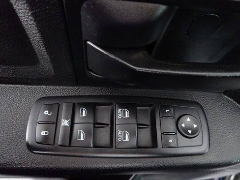 Used 2016 RAM 2500 Tradesman w/ Chrome Appearance Group AWD/4WD image 17