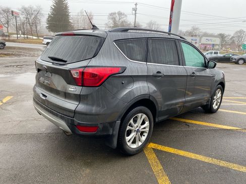 Used 2019 Ford Escape SEL image 5
