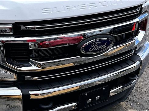 Used 2021 Ford F250 XLT w/ FX4 Off-Road Package AWD/4WD image 28